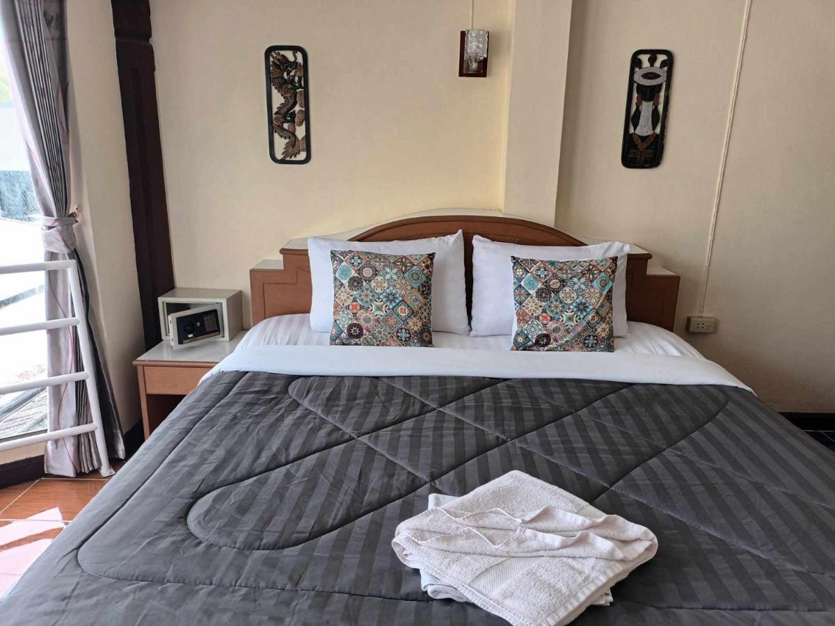 Patong Rose Guest House 50M To Beach Exterior photo