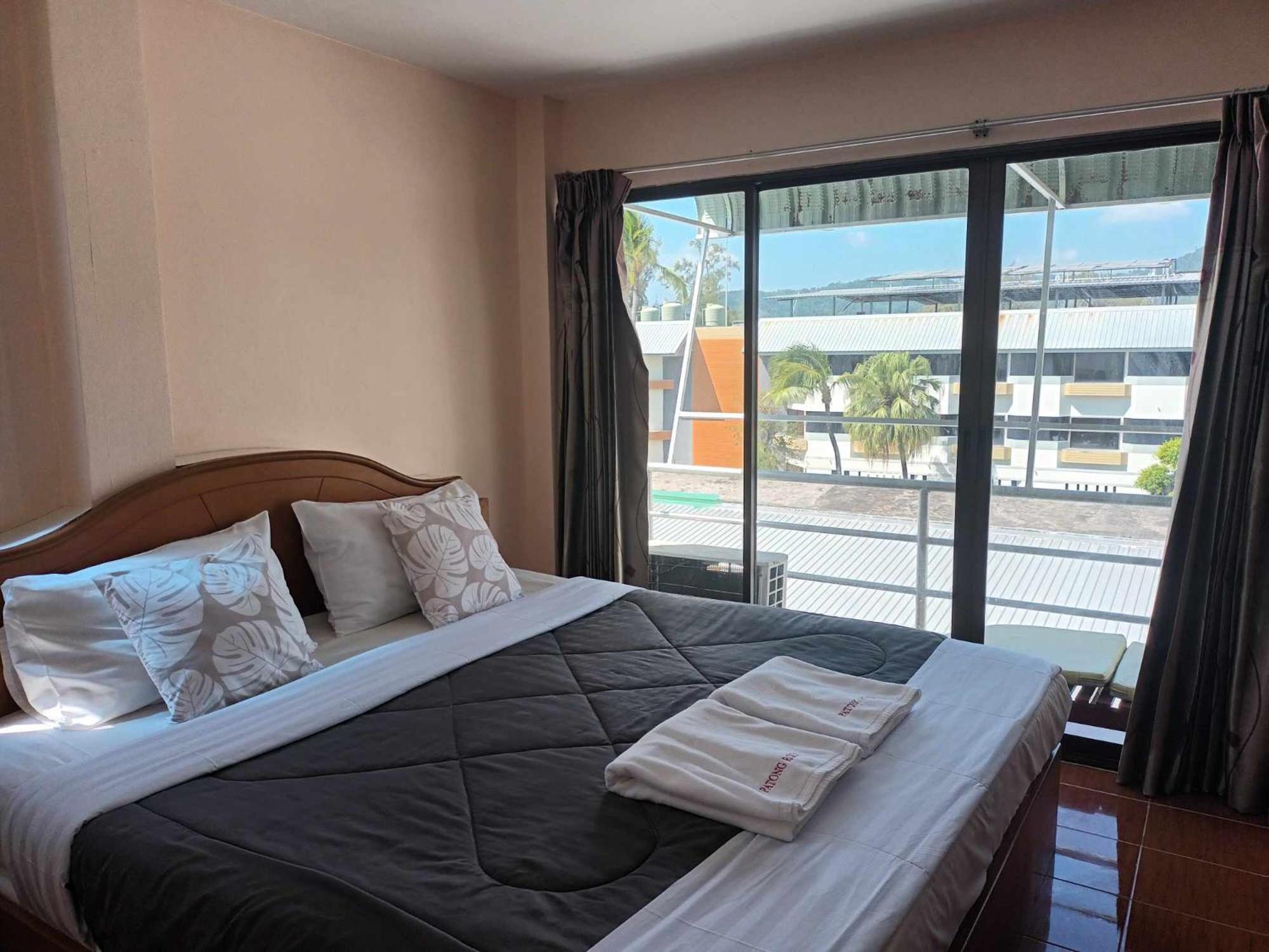 Patong Rose Guest House 50M To Beach Exterior photo