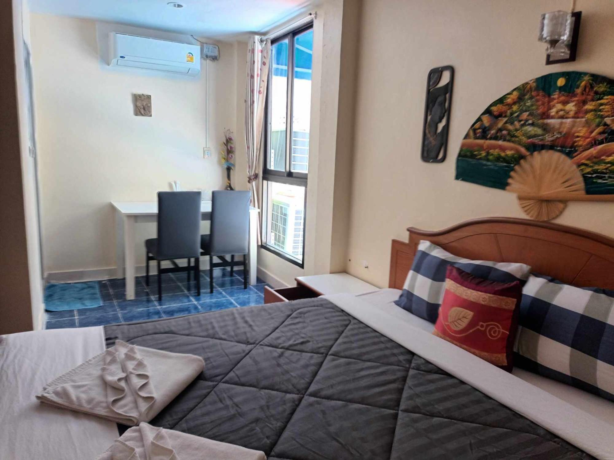 Patong Rose Guest House 50M To Beach Exterior photo