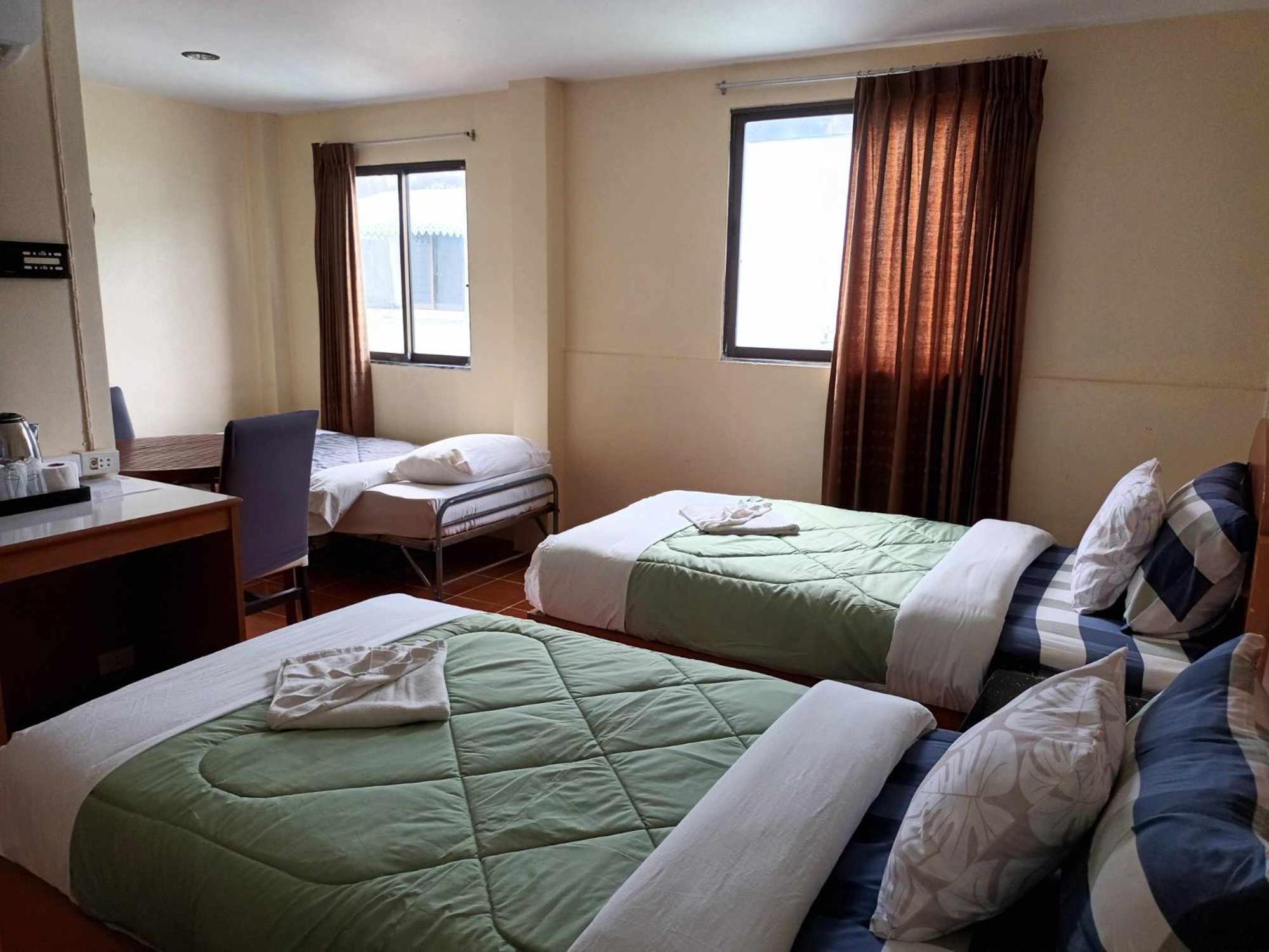 Patong Rose Guest House 50M To Beach Exterior photo