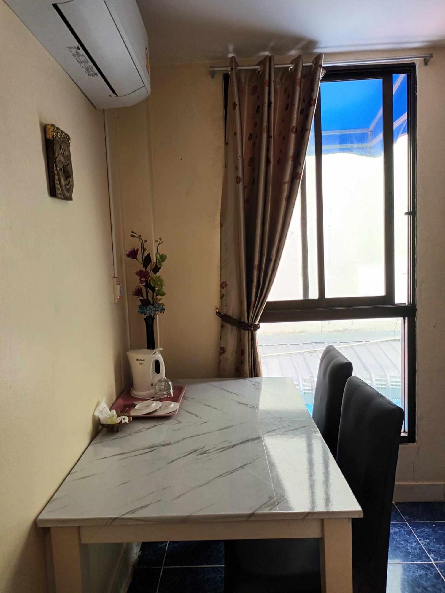 Patong Rose Guest House 50M To Beach Exterior photo