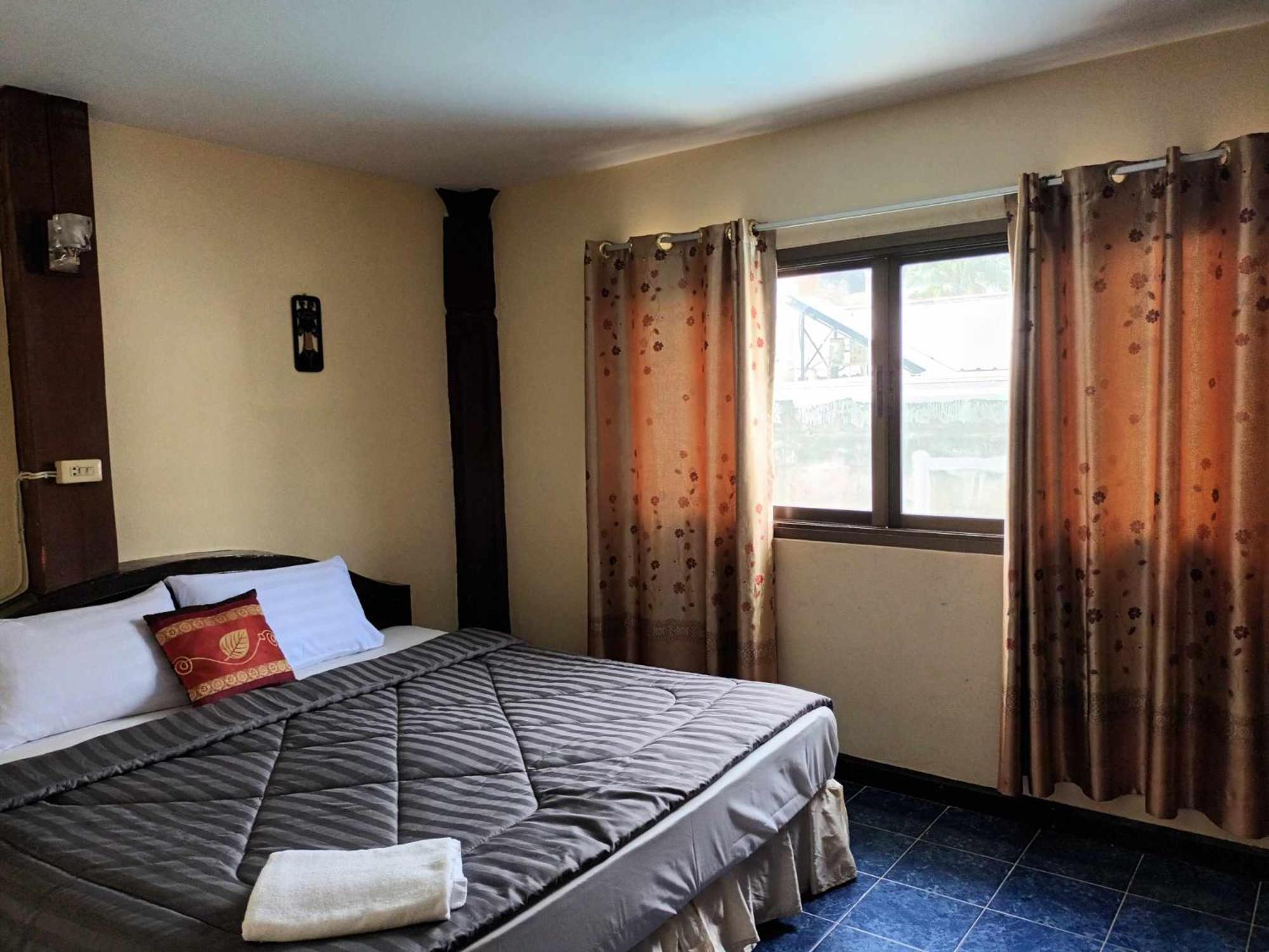 Patong Rose Guest House 50M To Beach Exterior photo