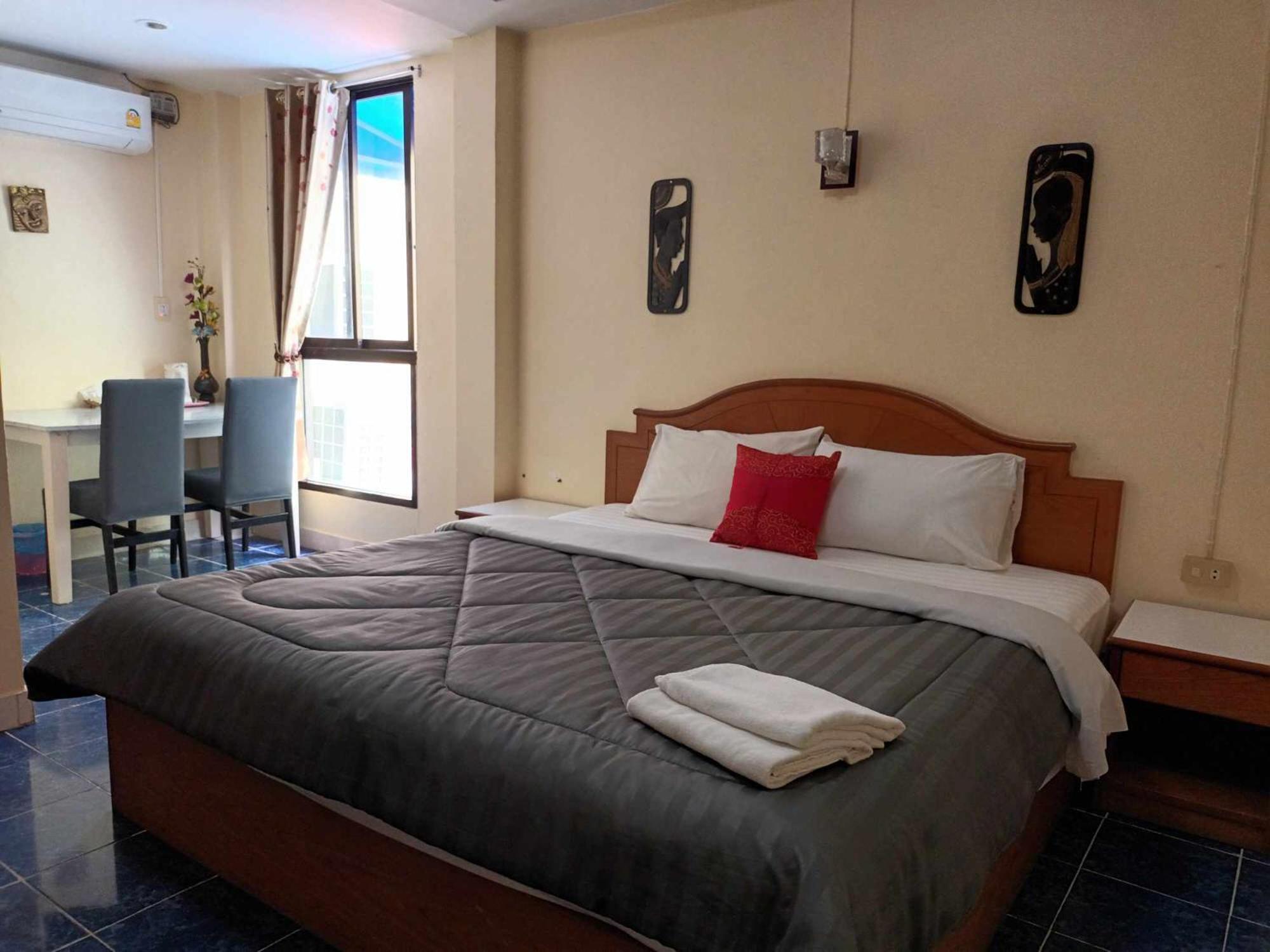 Patong Rose Guest House 50M To Beach Exterior photo